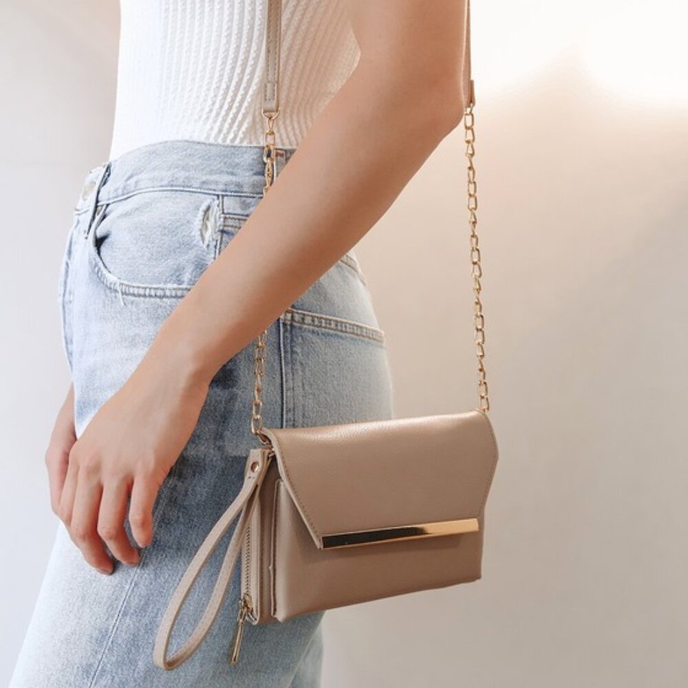 Lulus Modern Aesthetic Taupe Chain Wallet Beige